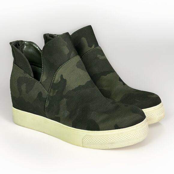 Steve Madden Camo Winnie Hidden Wedge Sneaker Bootie Womens Sz 8 Slip On Casual - Picture 1 of 5
